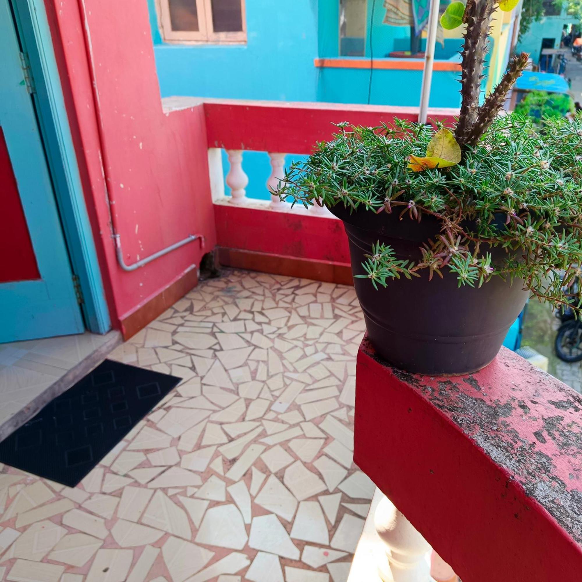 Blue Waves Homestay Pondicherry Exterior foto